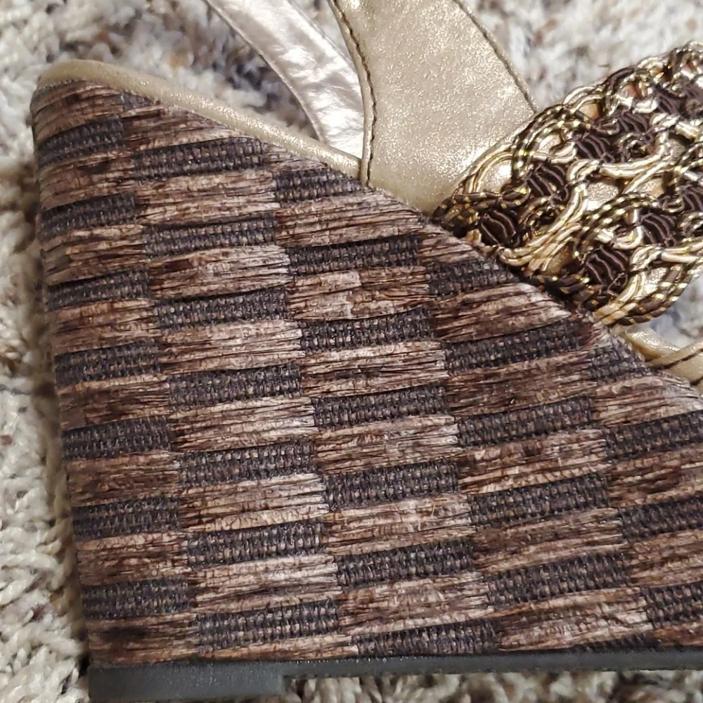 BKE Bronze Shimmer Wedges